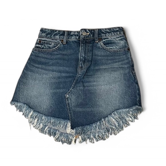 We The Free (Free People) Blue Denim Bailey Fray Hem Mini Skirt. Size 25 - Picture 3 of 9